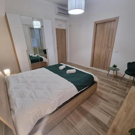 Nine Apartment *