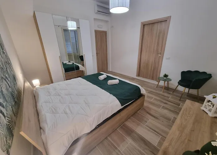 Nine Apartment *